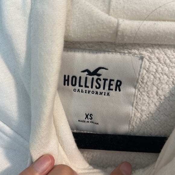 HOLLISTER MENS WHITE SWEATSHIRT - Picture 2 of 3